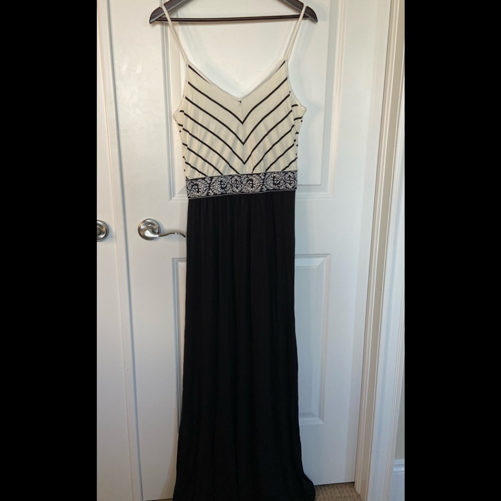 Brand new with tags, dress size medium. Perfect for summer, resort wear etc.